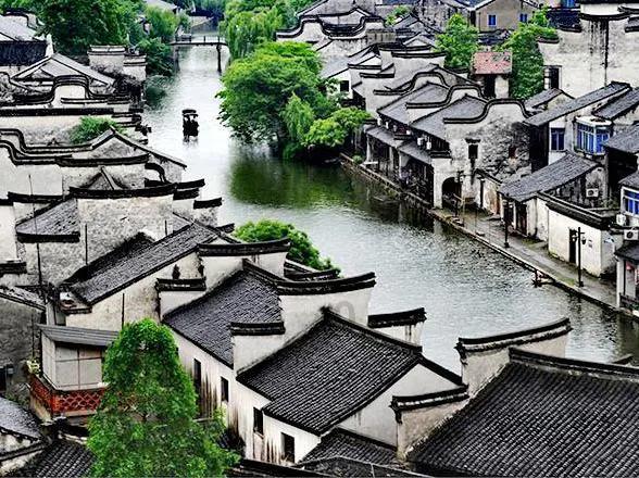 你会选择令你心动的人，还是默默守护你的人？游戏画面